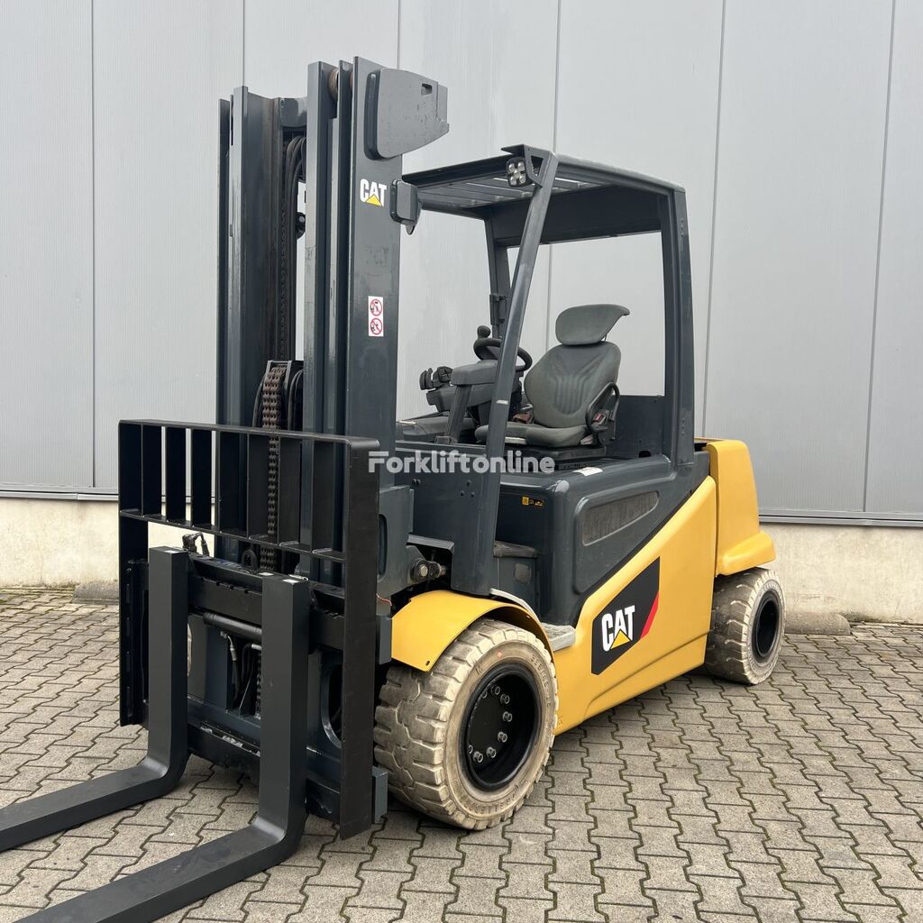 Caterpillar EP50 electric forklift
