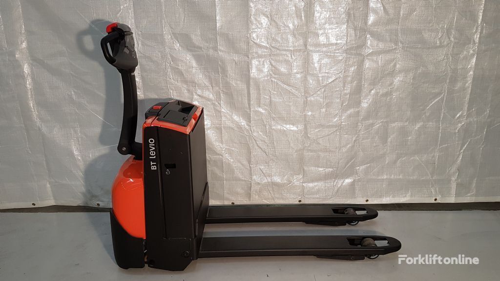 Toyota LWE 140 electric pallet truck