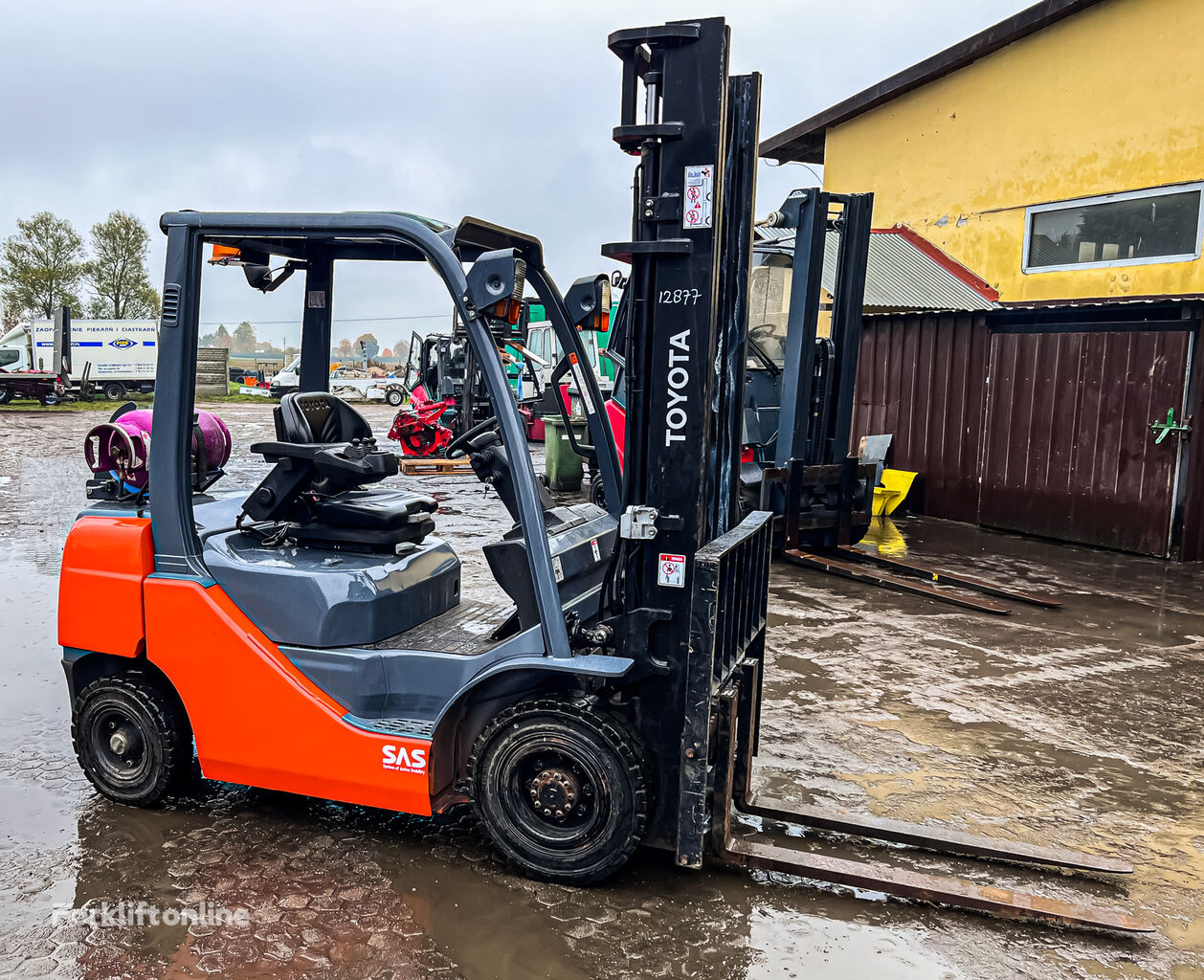Toyota 02- 8FGF25 gas forklift