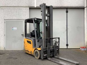 Jungheinrich EFG 215  three-wheel forklift