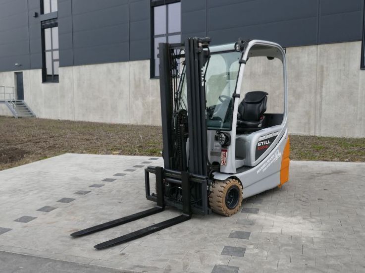 Still RX 20-18 three-wheel forklift